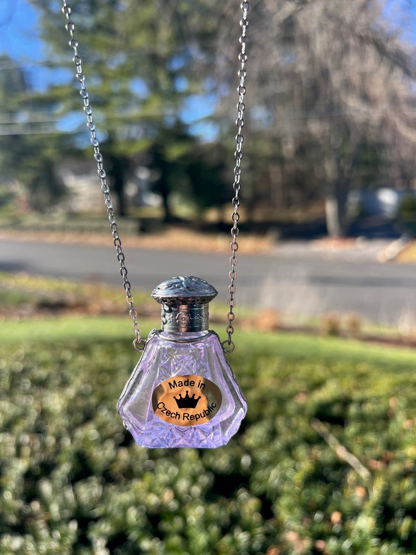 PURPLE/Decorative Jeweled Glass Perfume Bottle Necklace