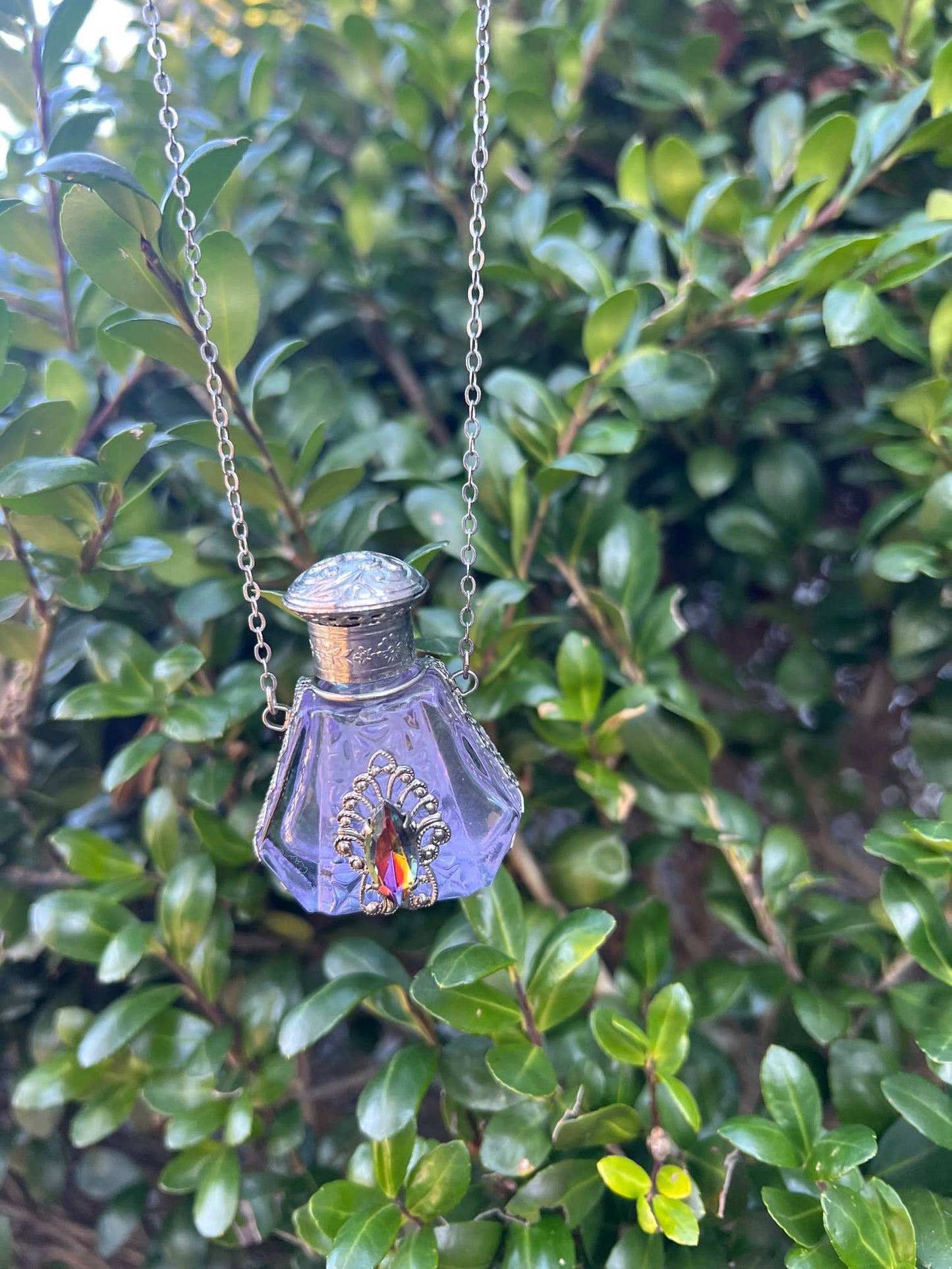 PURPLE/Decorative Jeweled Glass Perfume Bottle Necklace